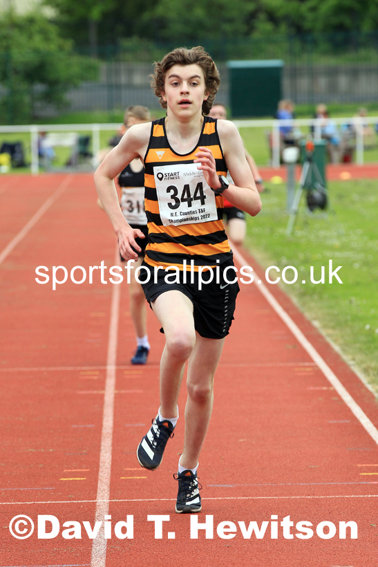 Men and Boys 3000 metres, 2022 North Eastern Track and Field Champs., Middlesbrough. David T. Hewitson/Sports for All Pics
